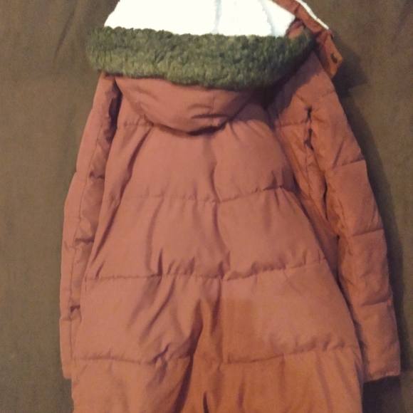 Women's Red Roxy winter coat was purchased a year ago. No damages - Picture 2 of 4